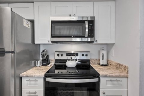 Condo in Flagler Beach, Florida, 1 bedroom № 2119445 - photo 12