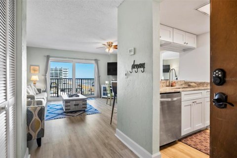 Condo in Flagler Beach, Florida, 1 bedroom № 2119445 - photo 4