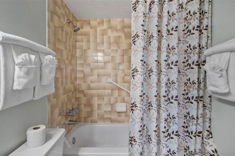 Condo in Flagler Beach, Florida, 1 bedroom № 2119445 - photo 17