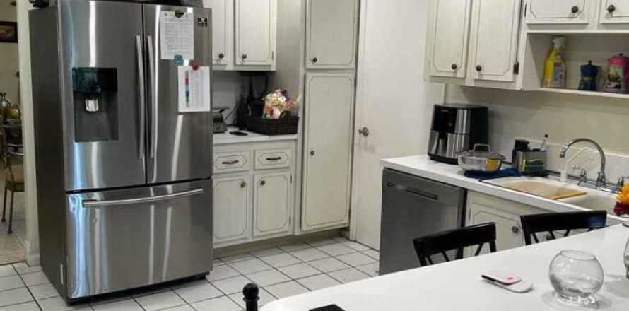 Condominio en Coral Springs, Florida, 3 dormitorios № 2250112