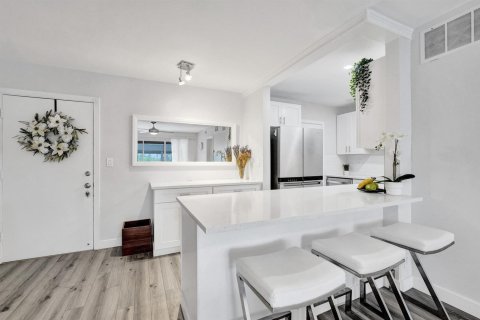 Condo in Oakland Park, Florida, 1 bedroom  № 2246922 - photo 11