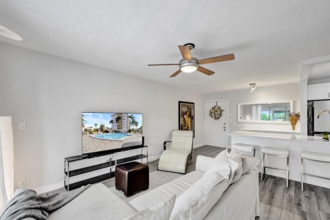 Condo in Oakland Park, Florida, 1 bedroom  № 2246922 - photo 15
