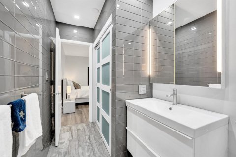Condo in Oakland Park, Florida, 1 bedroom  № 2246922 - photo 22