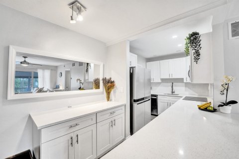 Condo in Oakland Park, Florida, 1 bedroom  № 2246922 - photo 4