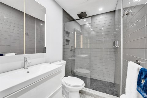 Condo in Oakland Park, Florida, 1 bedroom  № 2246922 - photo 21