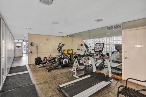 Condo in Oakland Park, Florida, 1 bedroom  № 2246922 - photo 30