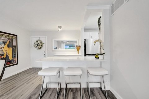 Condo in Oakland Park, Florida, 1 bedroom  № 2246922 - photo 10