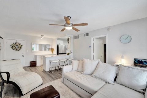 Condo in Oakland Park, Florida, 1 bedroom  № 2246922 - photo 16