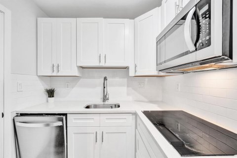 Condo in Oakland Park, Florida, 1 bedroom  № 2246922 - photo 6