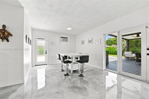 Villa ou maison à vendre à Pompano Beach, Floride: 3 chambres, 197.14 m2 № 2259929 - photo 19