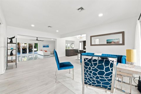 Villa ou maison à vendre à Pompano Beach, Floride: 3 chambres, 197.14 m2 № 2259929 - photo 13