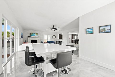 Villa ou maison à vendre à Pompano Beach, Floride: 3 chambres, 197.14 m2 № 2259929 - photo 20