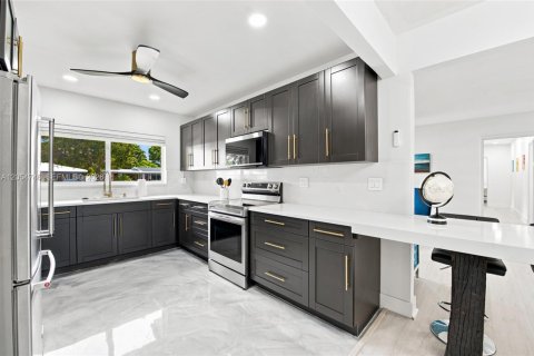 Villa ou maison à vendre à Pompano Beach, Floride: 3 chambres, 197.14 m2 № 2259929 - photo 30