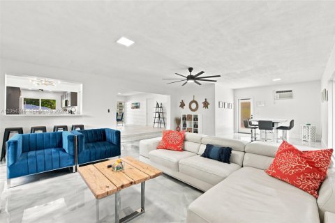 Villa ou maison à vendre à Pompano Beach, Floride: 3 chambres, 197.14 m2 № 2259929 - photo 22