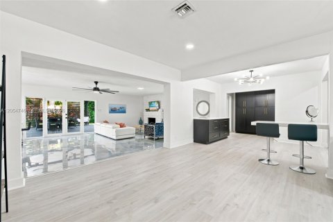 Villa ou maison à vendre à Pompano Beach, Floride: 3 chambres, 197.14 m2 № 2259929 - photo 15