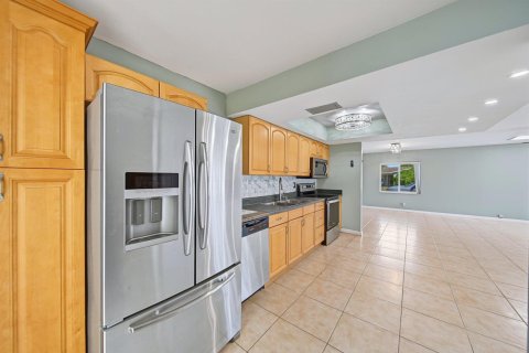 House in Boca Raton, Florida 4 bedrooms, 139.35 sq.m. № 2416200 - photo 21