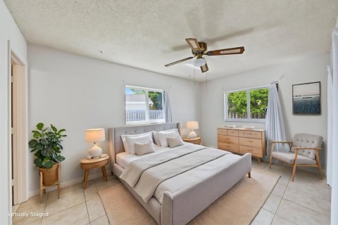 House in Boca Raton, Florida 4 bedrooms, 139.35 sq.m. № 2416200 - photo 3