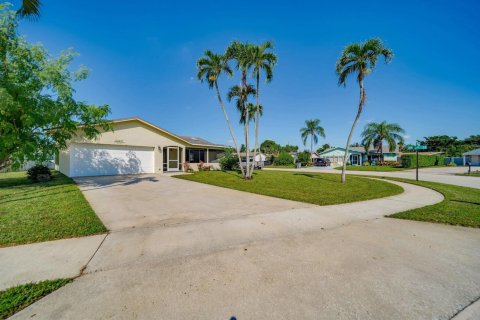 House in Boca Raton, Florida 4 bedrooms, 139.35 sq.m. № 2416200 - photo 6