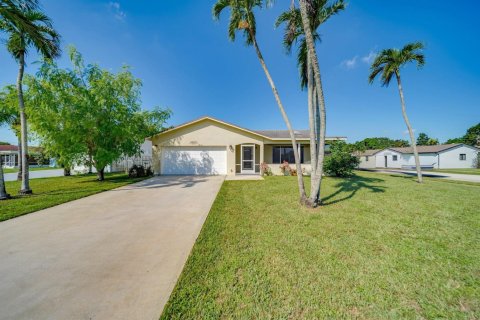 House in Boca Raton, Florida 4 bedrooms, 139.35 sq.m. № 2416200 - photo 7