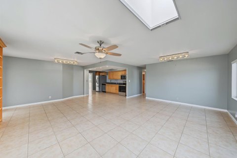House in Boca Raton, Florida 4 bedrooms, 139.35 sq.m. № 2416200 - photo 17
