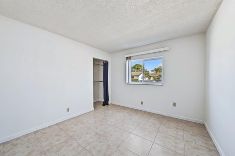 House in Boca Raton, Florida 4 bedrooms, 139.35 sq.m. № 2416200 - photo 25