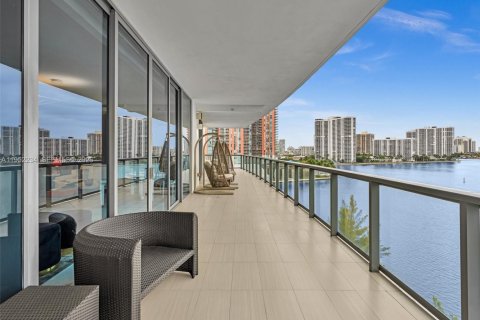 Condo in Aventura, Florida, 4 bedrooms № 2025707 - photo 14