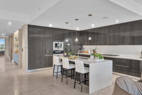 Condo in Aventura, Florida, 4 bedrooms № 2025707 - photo 12