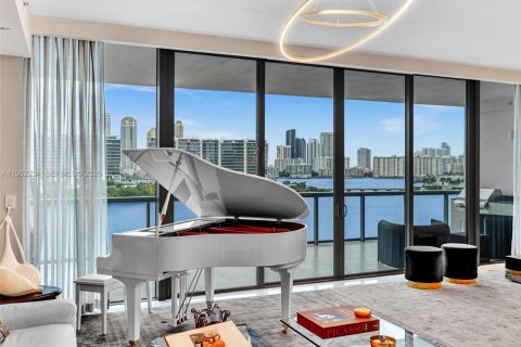 Condo in Aventura, Florida, 4 bedrooms № 2025707 - photo 13