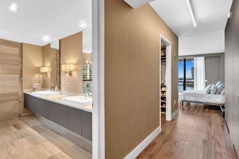 Condo in Aventura, Florida, 4 bedrooms № 2025707 - photo 28