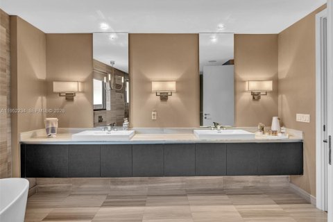 Condo in Aventura, Florida, 4 bedrooms № 2025707 - photo 29