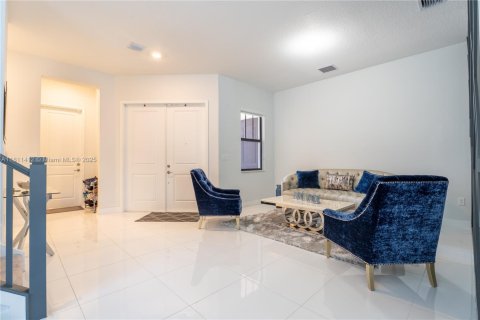 House in Miramar, Florida 5 bedrooms, 337.51 sq.m. № 1867179 - photo 5