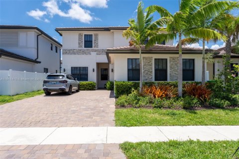 House in Miramar, Florida 5 bedrooms, 337.51 sq.m. № 1867179 - photo 2
