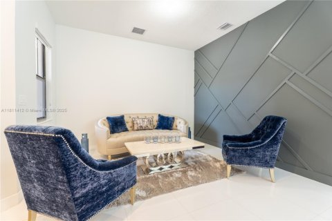 House in Miramar, Florida 5 bedrooms, 337.51 sq.m. № 1867179 - photo 13