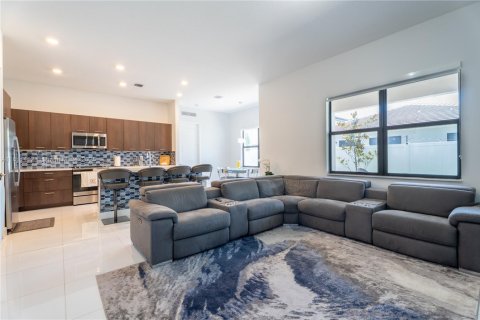 House in Miramar, Florida 5 bedrooms, 337.51 sq.m. № 1867179 - photo 15