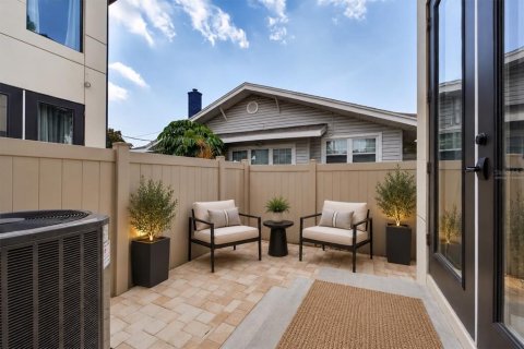 Touwnhouse à vendre à Tampa, Floride: 3 chambres, 181.35 m2 № 2349532 - photo 19