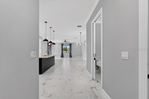 Touwnhouse à vendre à Tampa, Floride: 3 chambres, 181.35 m2 № 2349532 - photo 2