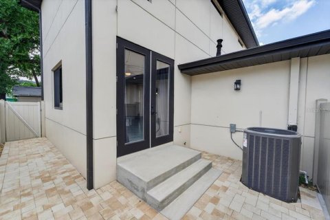 Touwnhouse à vendre à Tampa, Floride: 3 chambres, 181.35 m2 № 2349532 - photo 8