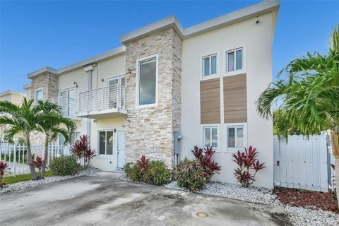 Villa ou maison à vendre à Homestead, Floride: 4 chambres, 137.12 m2 № 2082413 - photo 3