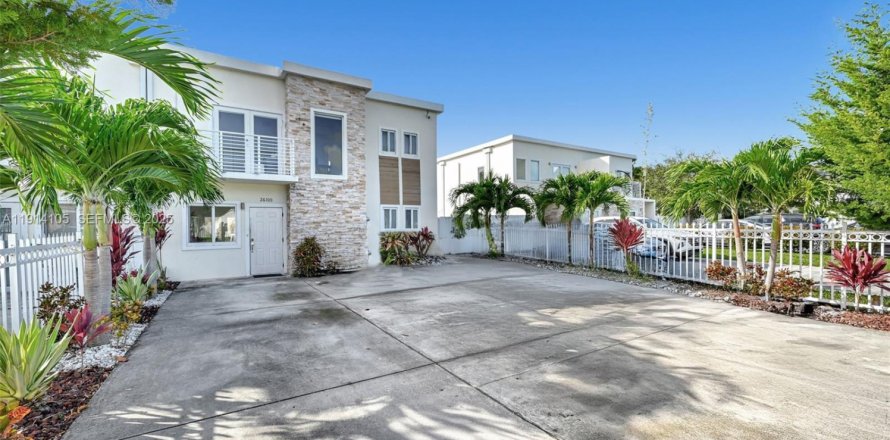 Villa ou maison à Homestead, Floride 4 chambres, 137.12 m2 № 2082413