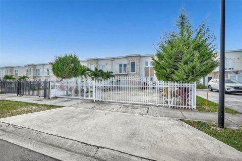 Villa ou maison à vendre à Homestead, Floride: 4 chambres, 137.12 m2 № 2082413 - photo 4