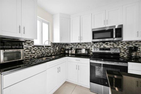 Villa ou maison à vendre à Homestead, Floride: 4 chambres, 137.12 m2 № 2082413 - photo 10