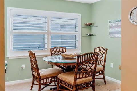 Copropriété à louer à Sarasota, Floride: 2 chambres, 118.91 m2 № 2298792 - photo 10