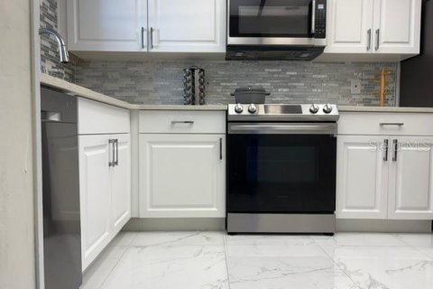 Купить кондоминиум в Семинол, Флорида 4 комнаты, 95.22м2, № 2093556 - фото 3