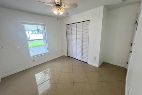 House in Fort Myers, Florida 3 bedrooms, 122.07 sq.m. № 1969382 - photo 19