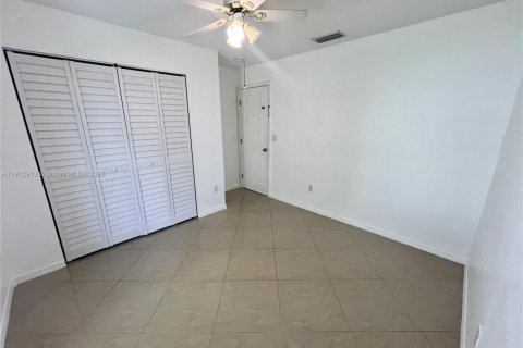 House in Fort Myers, Florida 3 bedrooms, 122.07 sq.m. № 1969382 - photo 20