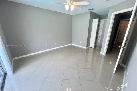 House in Fort Myers, Florida 3 bedrooms, 122.07 sq.m. № 1969382 - photo 21