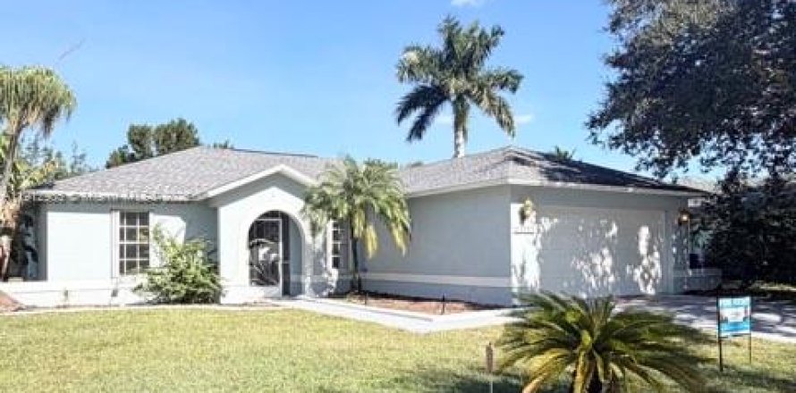 House in Fort Myers, Florida 3 bedrooms, 122.07 sq.m. № 1969382