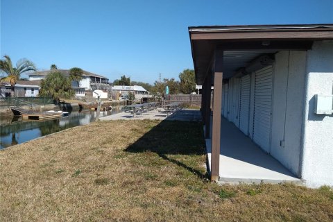 Commercial property in Hudson, Florida 115.11 sq.m. № 2118455 - photo 9
