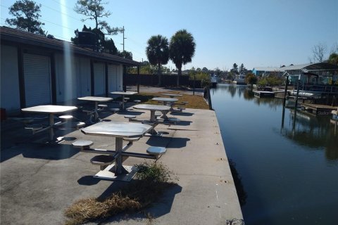 Commercial property in Hudson, Florida 115.11 sq.m. № 2118455 - photo 7