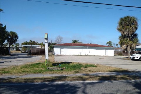 Propiedad comercial en Hudson, Florida 115.11 m2 № 2118455